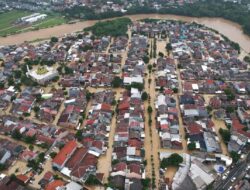 Banjir Melanda Bekasi, Kali Bekasi Meluap dan Menggenangi Permukiman Penduduk